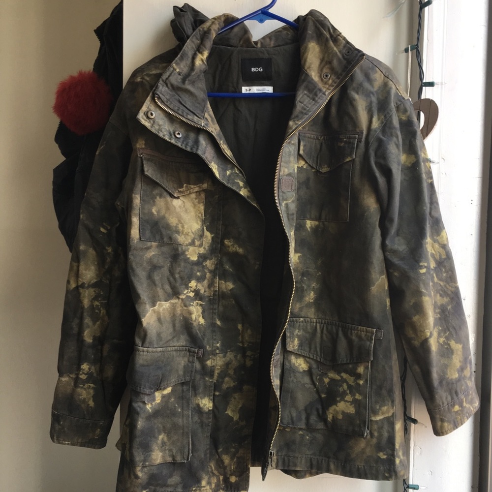 Urban Outfitters Camo Jacket size Small